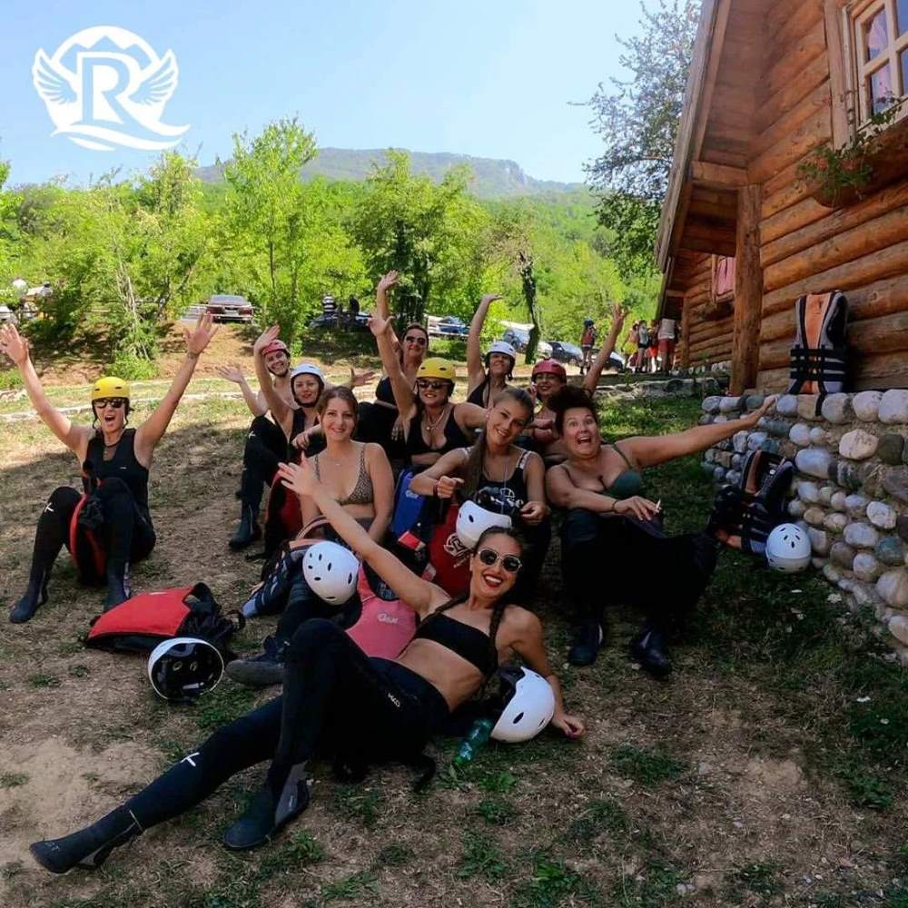 5 razloga za planiranje devojackog vikend raftinga na Tari