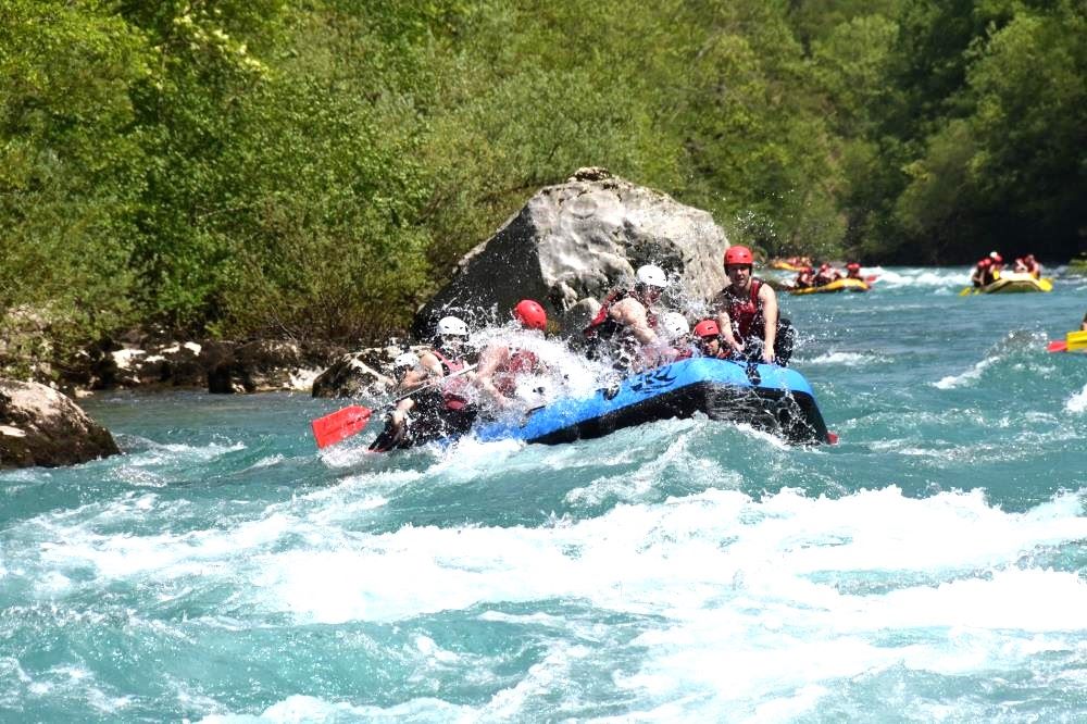 Tara rafting i umetnost življenja u trenutku