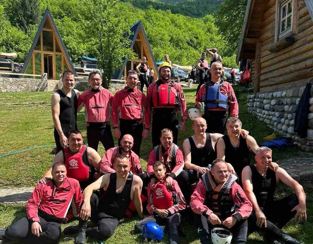 Razlozi zbog kojih kompanije sve češće biraju rafting na Tari za team building