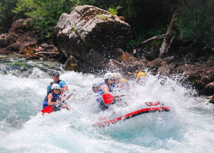 Top 4 razloga zašto ćete želeti da dodate rafting na Tari na svoju listu želja