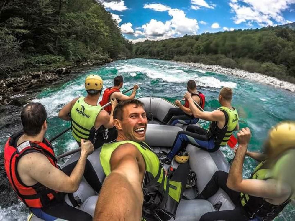 Tara-rafting-za-grupe-Sjajna-avantura-i-uštede 