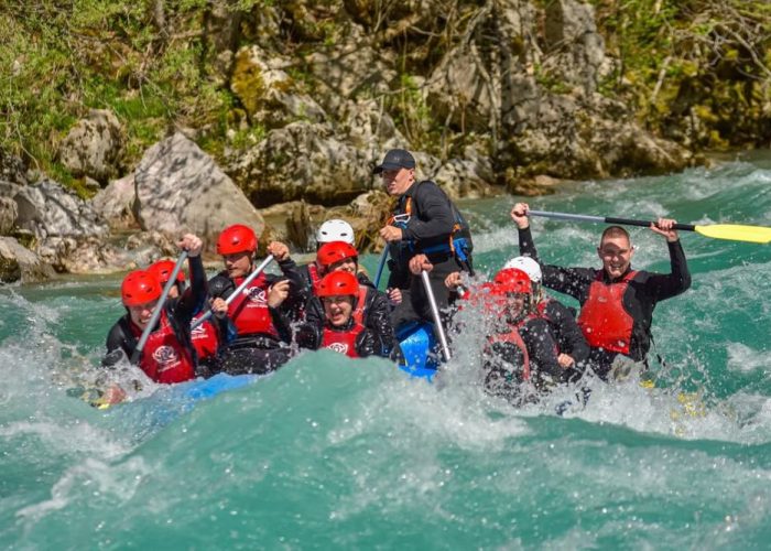 Pridružite nam se na nezaboravnoj rafting na Tari avanturi