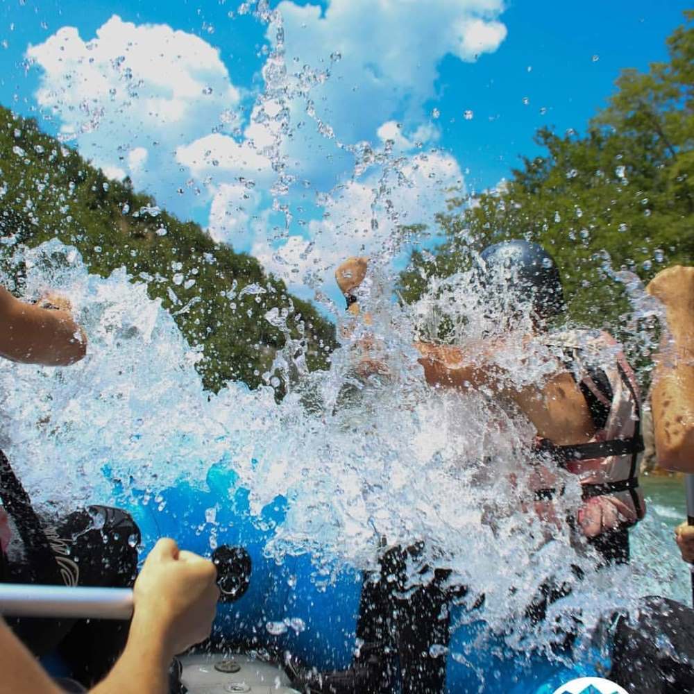 Šta je rafting na brzim vodama?