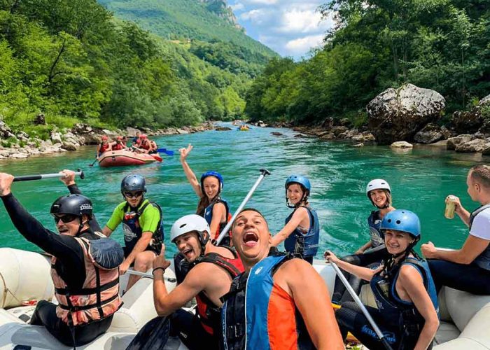 Rafting na Tari vikendom ili radnim danima – šta je bolji izbor?