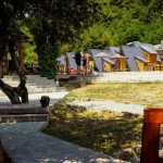 Rafting na Tari smeštaj – šta dobijaš kada rafting spojiš sa pravim odmorom u kampu Rajska rijeka?