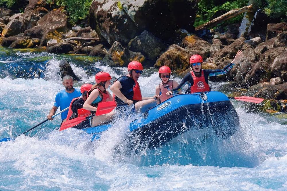 Jun, jul ili avgust – koji mesec je najbolji za letnji rafting Tarom?